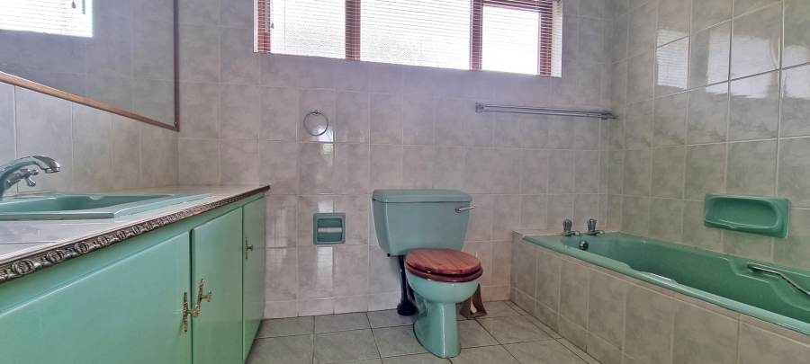 4 Bedroom Property for Sale in Bredasdorp Western Cape